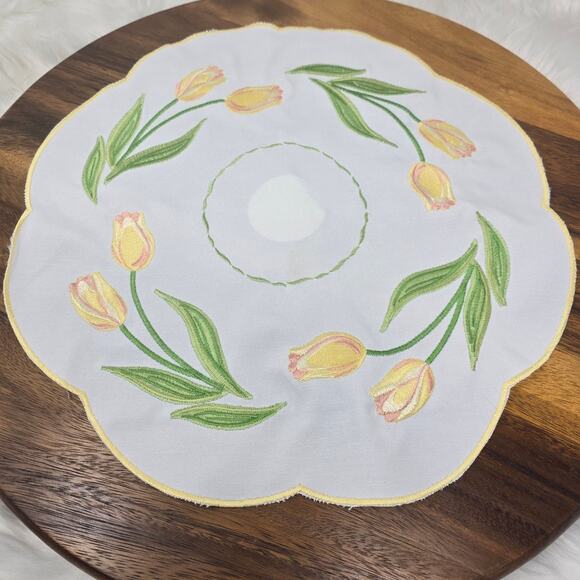 Princess House Embroidered Tulip Table Linens Bundle of 4 NWT - Picture 1 of 2
